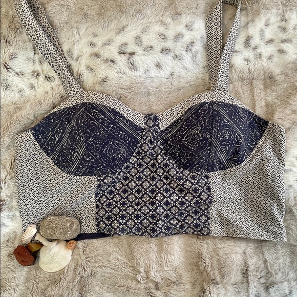 American Eagle Printed Top - Picture 7 of 7